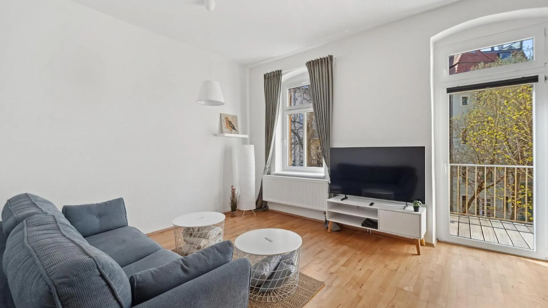 Helle Altbauwohnung 3 Zimmer & Balkon - Nahe Tu & Zentrum Dresden Germany