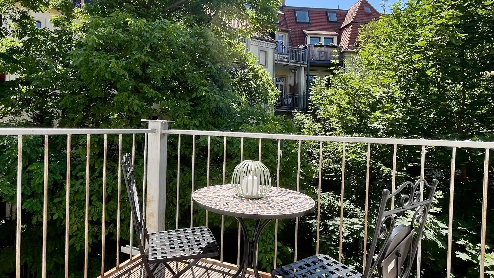 Daire Helle Altbauwohnung 3 Zimmer & Balkon - Nahe Uni & Zentrum Dresden